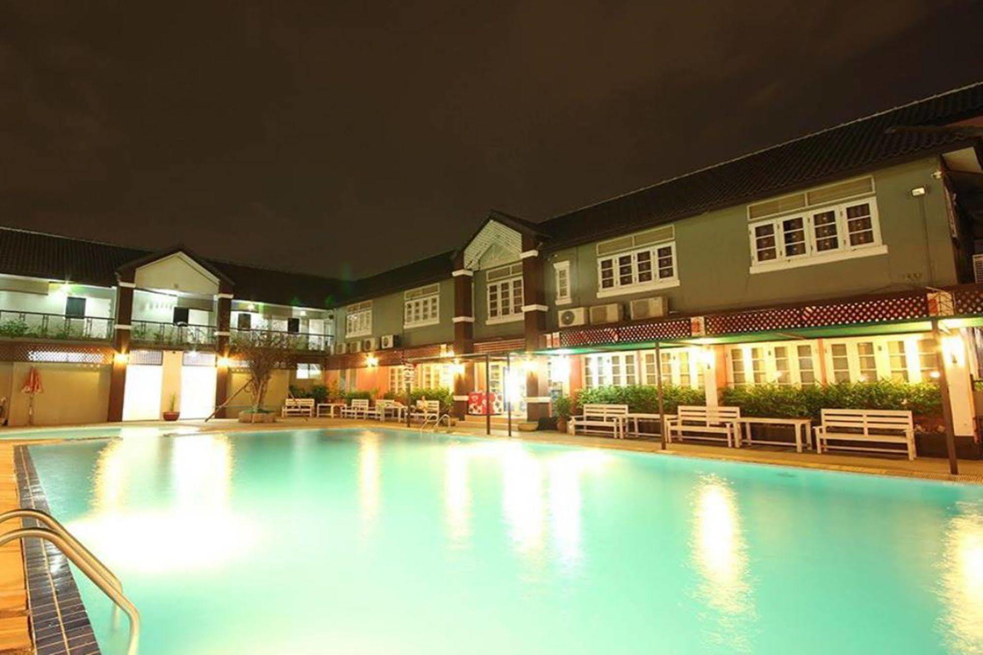 Waratee Spa Resort Villa Banguecoque Exterior foto