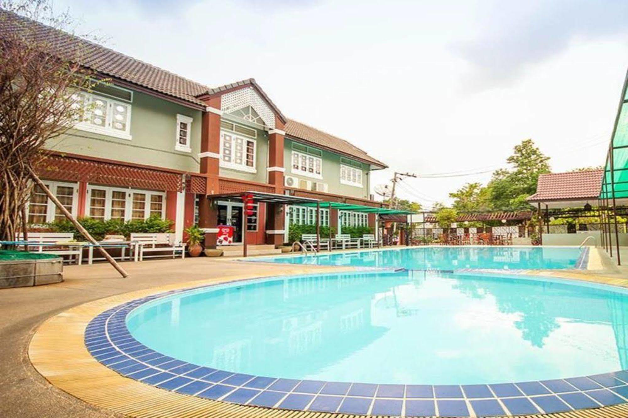 Waratee Spa Resort Villa Banguecoque Exterior foto
